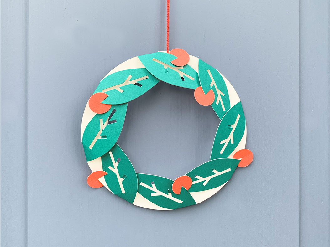 »Festive Christmas Wreath« — CUT&MAKE