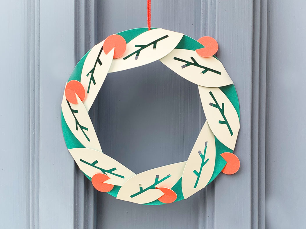 »Festive Christmas Wreath« — CUT&MAKE
